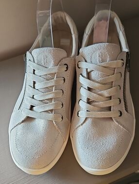 NWOT REVITALIGN ORTHOTIC WRIGLEY METALLIC SUEDE SNEAKERS SZ 10